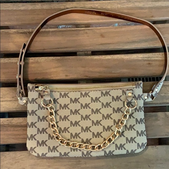 Michael Kors Pull Chain Belt Bag - Picture 1 of 4